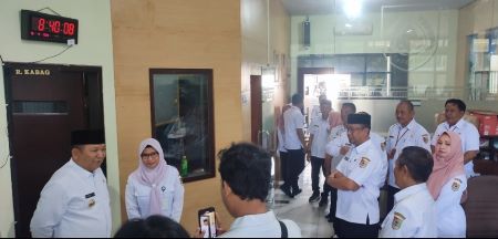 Pasca Idul Fitri 1444 H, Bupati Hendy Siswanto Sidak, Pemkab Jember Siap Layani Masyarakat